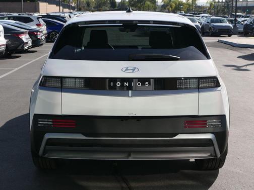 2026 Hyundai IONIQ 5 SE
