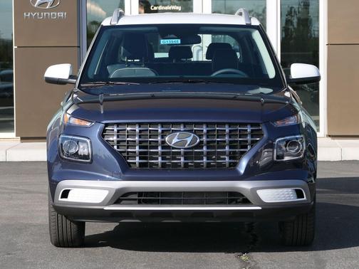 2026 Hyundai VENUE SEL w/Two-Tone Roof
