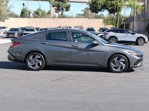 2025 Hyundai ELANTRA HEV Limited