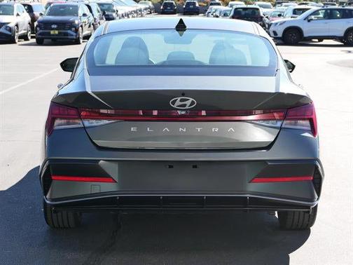 2025 Hyundai ELANTRA HEV Limited
