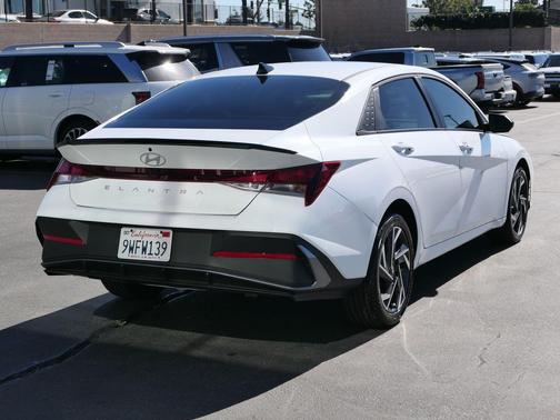 2025 Hyundai ELANTRA Sport