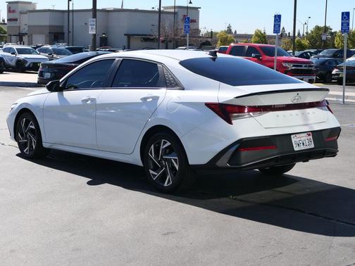 2025 Hyundai ELANTRA Sport