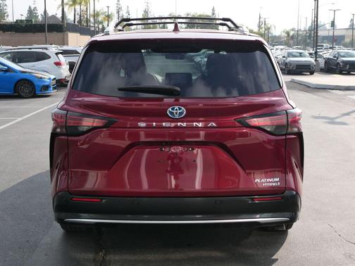 2022 Toyota Sienna Platinum