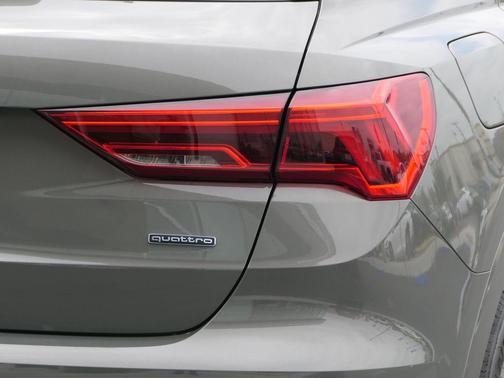 Chronos Gray Metallic 2022 Audi Q3 45 S line Premium