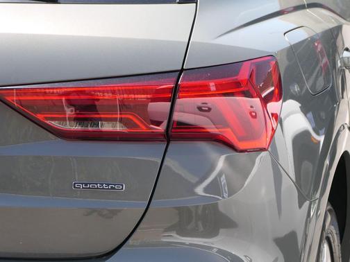Chronos Gray Metallic 2022 Audi Q3 45 S line Premium