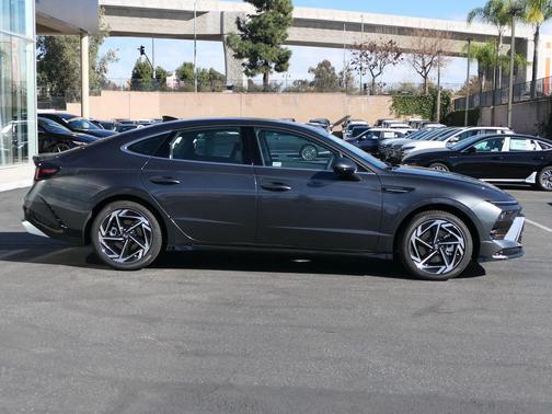 2026 Hyundai SONATA SEL