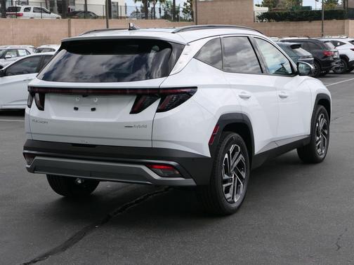 White Pearl 2026 Hyundai TUCSON Hybrid Limited