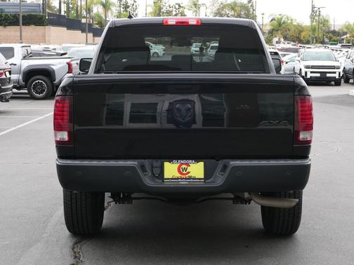 Diamond Black 2022 RAM 1500 Classic Warlock Crew Cab 4x4 5'7' Box