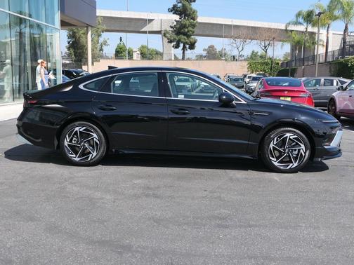 Abyss Black 2026 Hyundai SONATA SEL