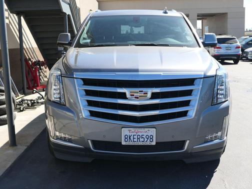 Satin Steel Metallic 2020 Cadillac Escalade Base