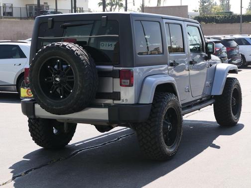 Billet Silver Metallic Clearcoat 2017 Jeep Wrangler Unlimited Sahara