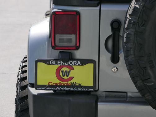 Billet Silver Metallic Clearcoat 2017 Jeep Wrangler Unlimited Sahara