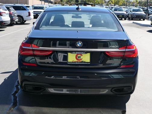 2019 BMW 740 740i