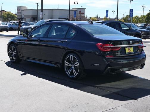 2019 BMW 740 740i