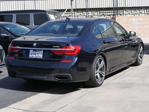 2019 BMW 740 740i