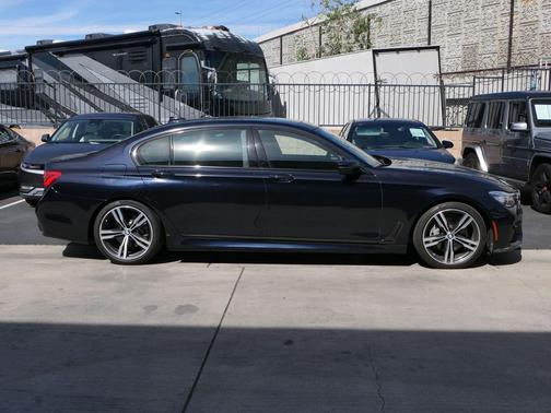 2019 BMW 740 740i