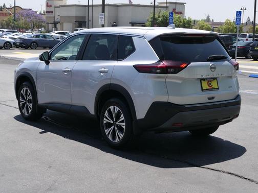 Brilliant Silver Metallic 2023 Nissan Rogue SV