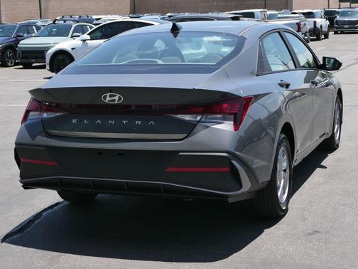 Gray 2026 Hyundai ELANTRA SE