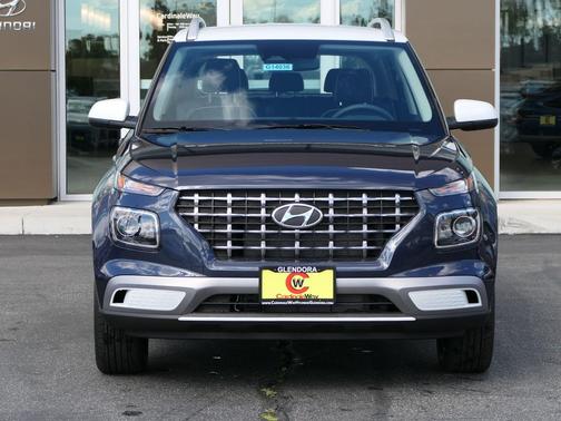 2026 Hyundai VENUE SEL w/Two-Tone Roof