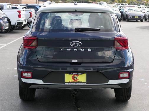 2026 Hyundai VENUE SEL w/Two-Tone Roof