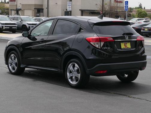 Crystal Black Pearl 2021 Honda HR-V LX