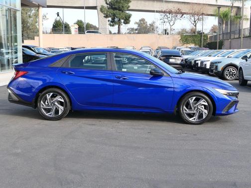 2025 Hyundai ELANTRA Sport