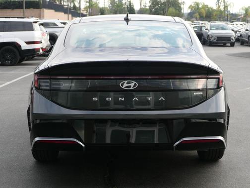 2026 Hyundai SONATA Hybrid SE