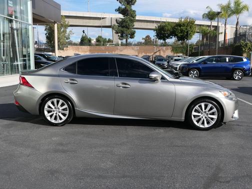 2016 Lexus IS 200t 200t