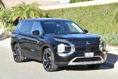 2023 Mitsubishi Outlander PHEV SE
