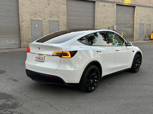 2022 Tesla Model Y Long Range