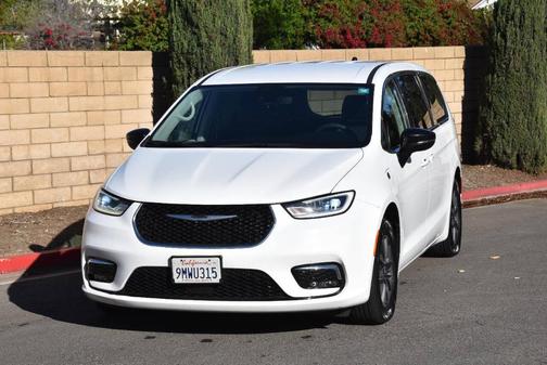 2024 Chrysler Pacifica Hybrid Select