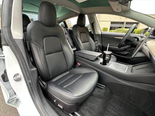 2022 Tesla Model 3 Standard Range