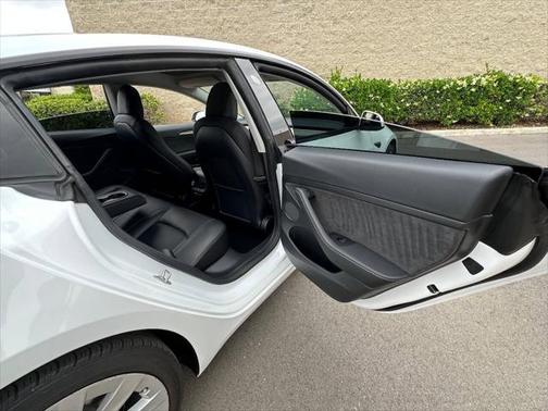 2022 Tesla Model 3 Standard Range