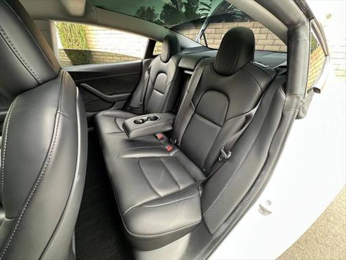2022 Tesla Model 3 Standard Range
