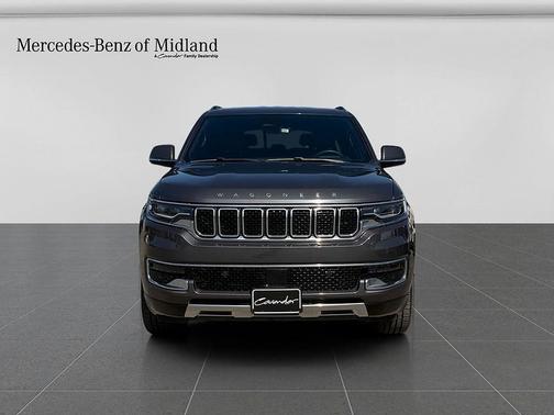 Metallic 2022 Jeep Wagoneer Series III