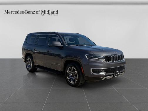 Metallic 2022 Jeep Wagoneer Series III