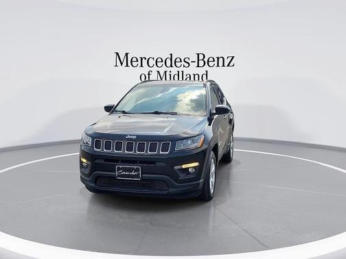 Diamond Black 2018 Jeep Compass Latitude