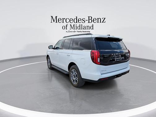 Oxford White 2025 Ford Expedition Active