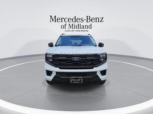 Oxford White 2025 Ford Expedition Active
