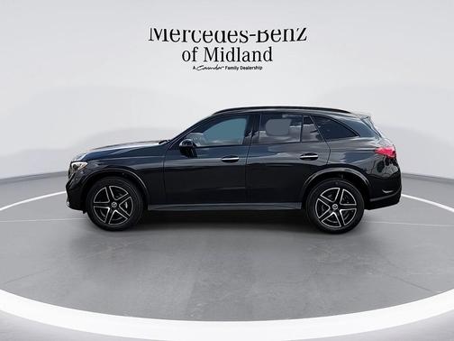 Graphite Gray Metallic 2025 Mercedes-Benz GLC 300 Base