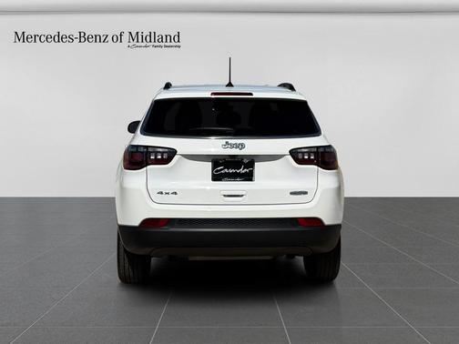 Bright White 2025 Jeep Compass Latitude