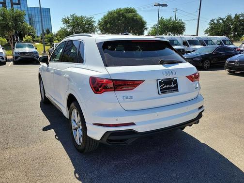 Arkona White 2025 Audi Q3 45 S line Premium
