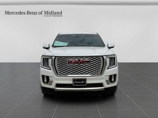 White Frost Tri-Coat 2023 GMC Yukon Denali