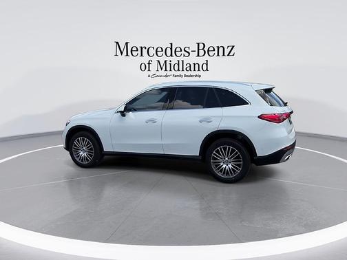 Polar White 2026 Mercedes-Benz GLC 300 Base