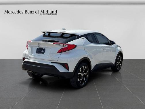 Blizzard Pearl 2021 Toyota C-HR XLE