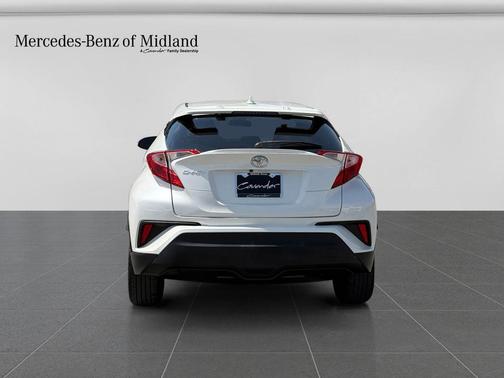 Blizzard Pearl 2021 Toyota C-HR XLE