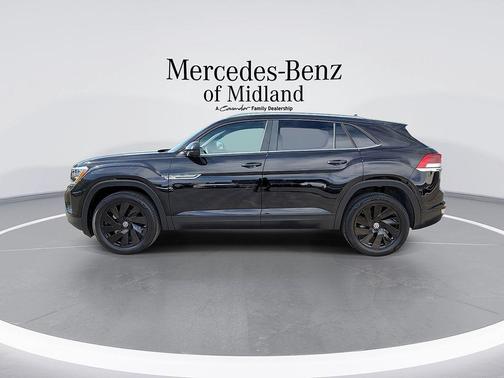 Deep Black Pearl Effect 2026 Volkswagen Atlas Cross Sport 2.0T SE W/TECHNOLOGY