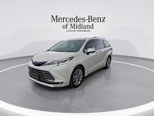 Blizzard Pearl 2021 Toyota Sienna Platinum 7 Passenger