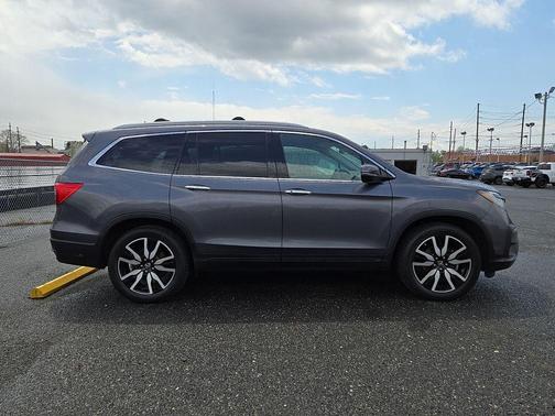 Modern Steel Metallic 2021 Honda Pilot Elite