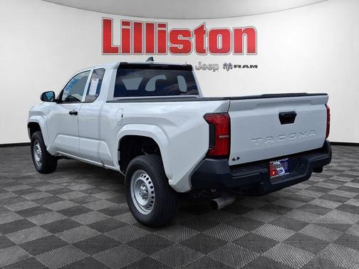 Ice 2025 Toyota Tacoma SR